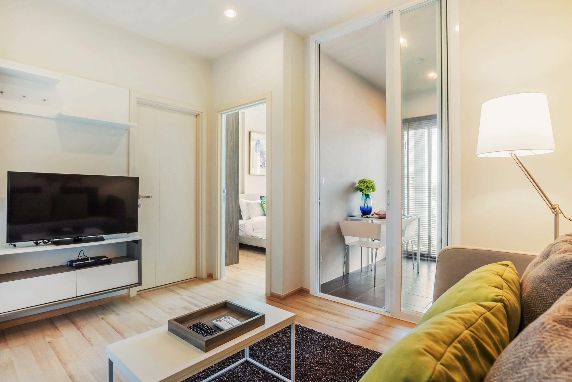 Favstay - The Base Downtown Phuket Dış mekan fotoğraf