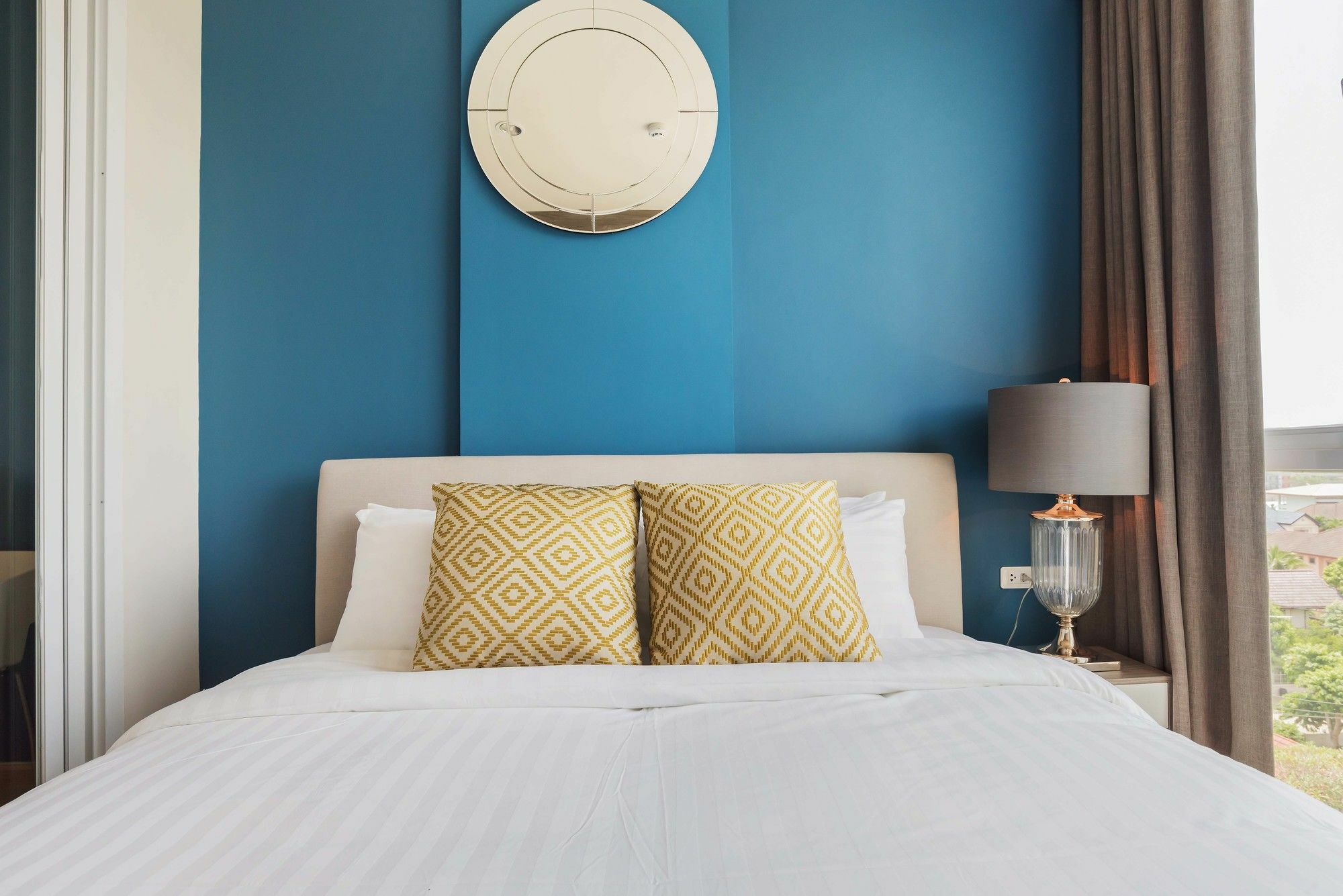 Favstay - The Base Downtown Phuket Dış mekan fotoğraf